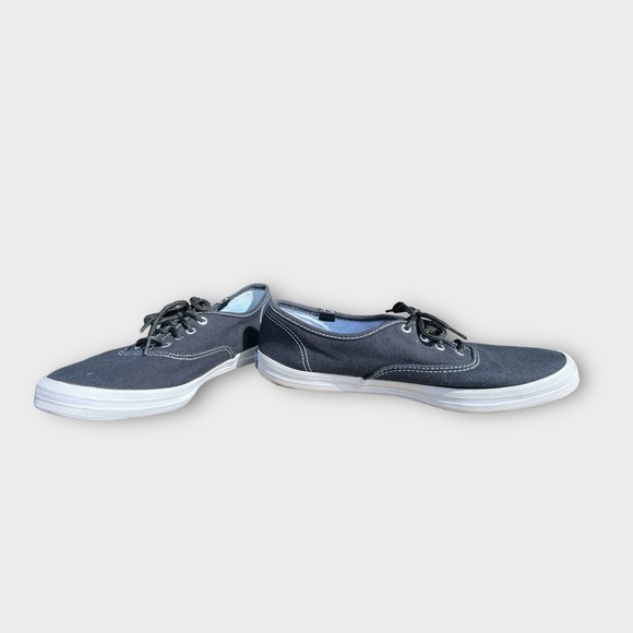 Ladies size 7 Keds sneakers, charcoal/ black canvas in good condition. - Picture 3 of 8